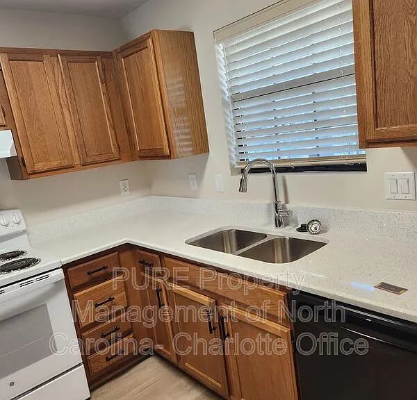 7510 Woods Ln #30 — Photo 6