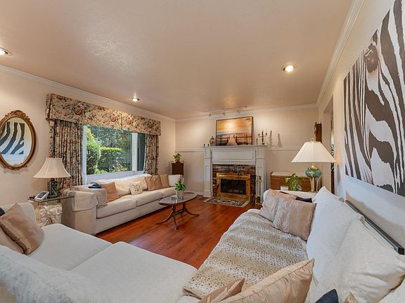 5th image of 232 S Orchard Avenue
