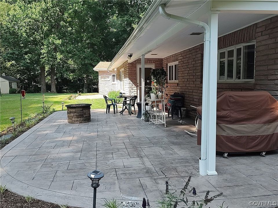 1st image of 810 Mansion Dr