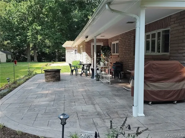 810 Mansion Dr, Hopewell, VA 23860