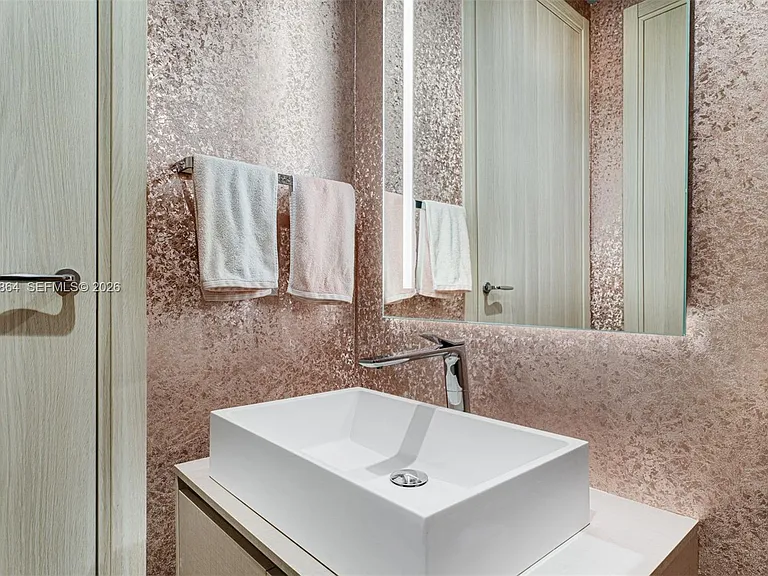 1000 Brickell Plz #Penthouse 5203 — Photo 36
