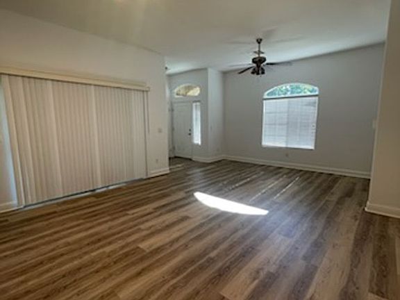 4th image of 909 Jasmine Parke Dr APT 1