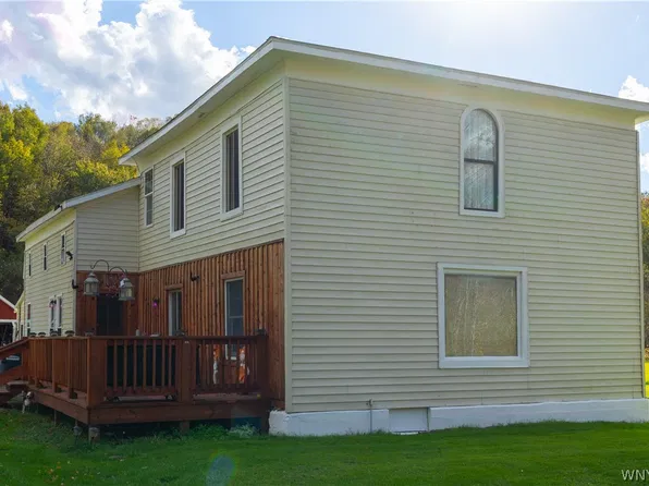10683 Delevan Elton Rd, Delevan, NY 14042