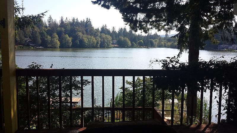 1st image of 170 SE Crescent Dr