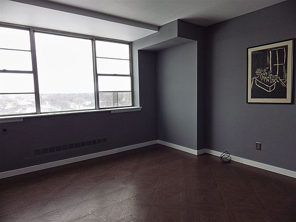 2nd image of 1620 E Broad St #807