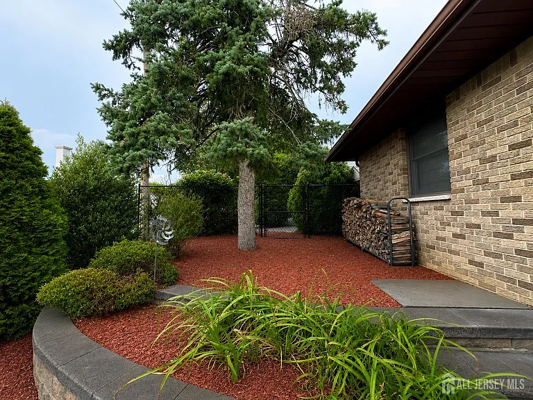 41 Harrison St — Photo 16