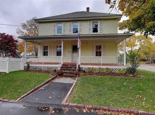 34 Brayton Ave, Rumford, RI 02916