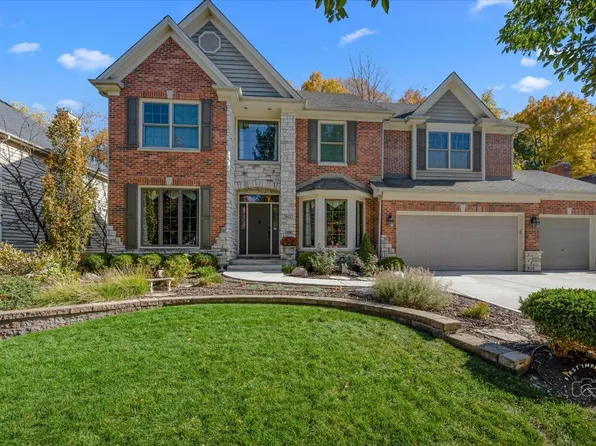 2602 King Richard Cir, St Charles, IL 60174