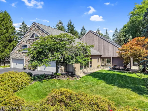 2953 Little Ln, Bloomfield Hills, MI 48302