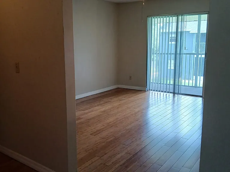 4240 Pershing Pointe Pl #4 — Photo 2