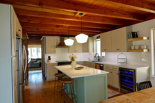 Kitchen island with 2 stools