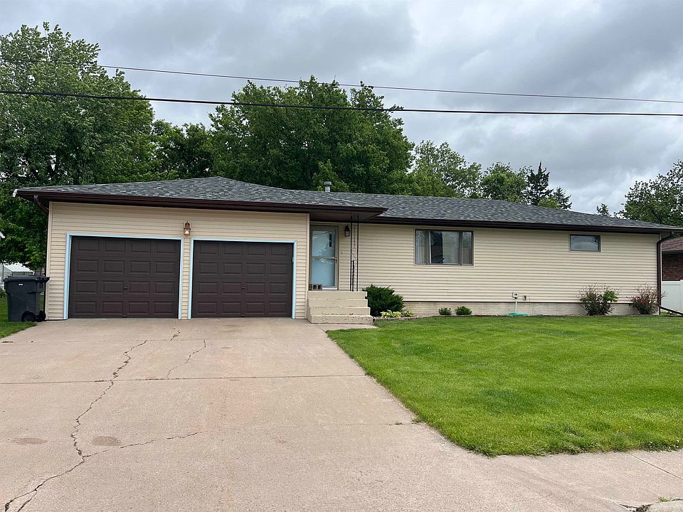 1st image of 506 11th Ave