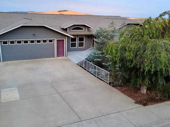 793 Indian Hills Dr, Moscow, ID 83843
