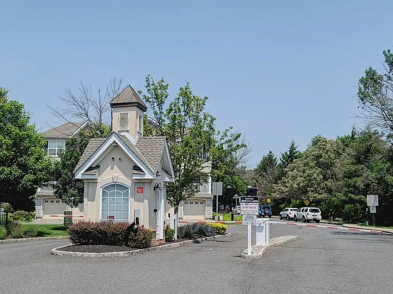 64 Mallard Pl — Photo 23