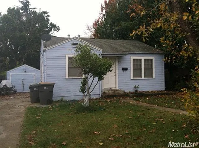 1825 Willow Ave photo 1