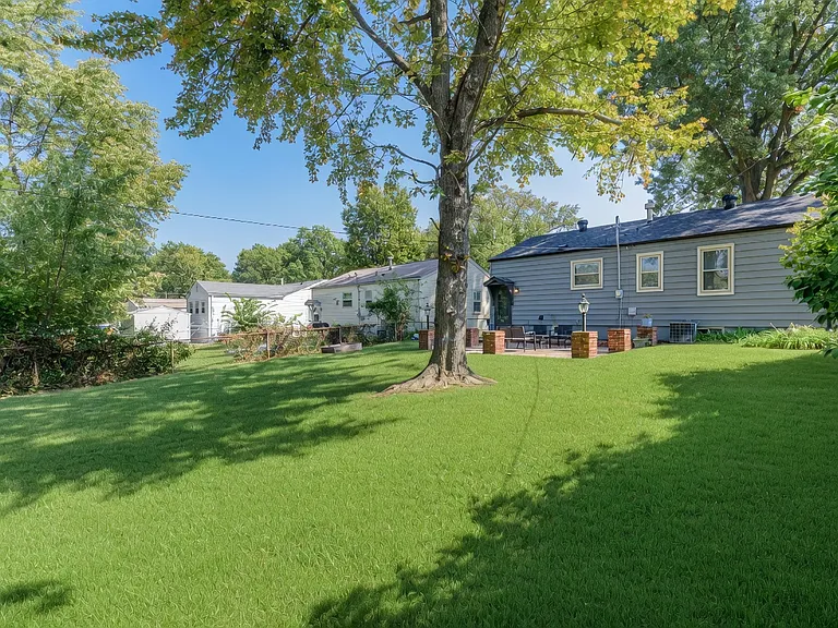4423 Vance Ave — Photo 40