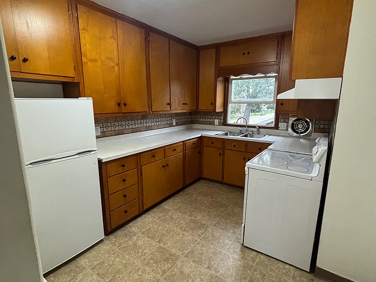 301 N Main St #3 — Photo 7