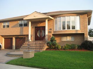 455 Hungry Harbor Rd, Valley Stream, NY 11581