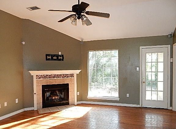4th image of 204 Copper Falls Dr