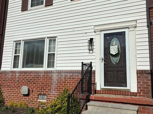 327 Jasper Dr, Beckley, WV 25801