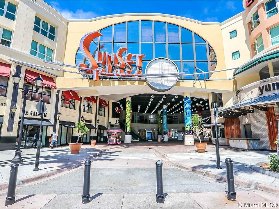 1st image of 5789 Sunset Dr #5789