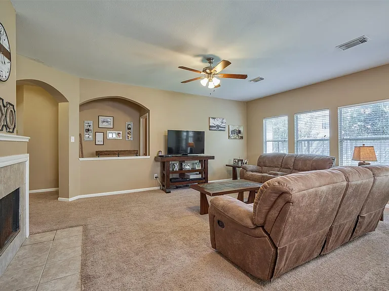 6214 Channelbrook Ln — Photo 10