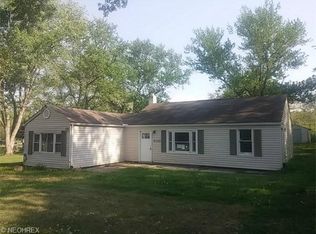 4320 Lesh St NE, Louisville, OH 44641