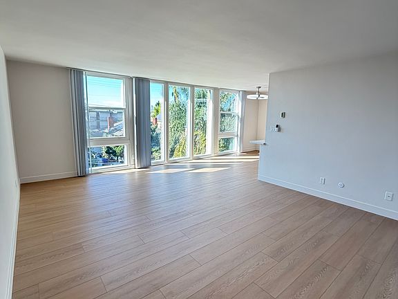 2nd image of 140 W Kalmia St APT 405