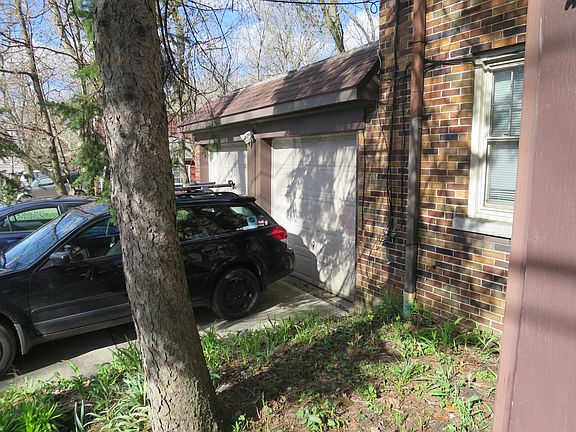 3rd image of 2686 Indianola Ave