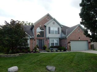 8228 Springleaf Lake Dr, Cincinnati, OH 45247