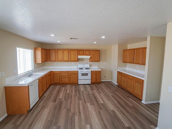5th image of 14374 Joaquin Way