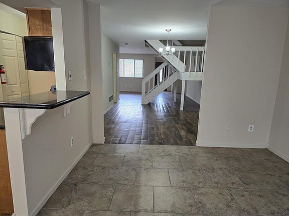 4th image of 2335 Primrose Ct #2335