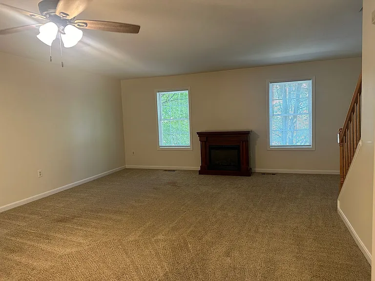111 Fox Ct — Photo 7