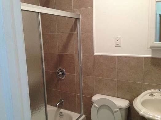 2nd image of 5235 Metropolitan Ave #1