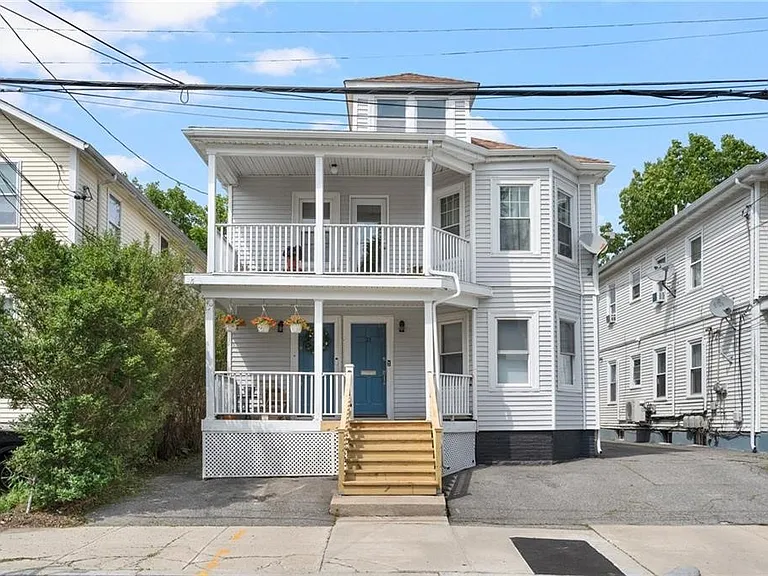 21 Waverly St #1 — Photo 1