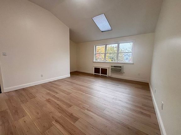 4th image of 6145 Parsons Blvd #2