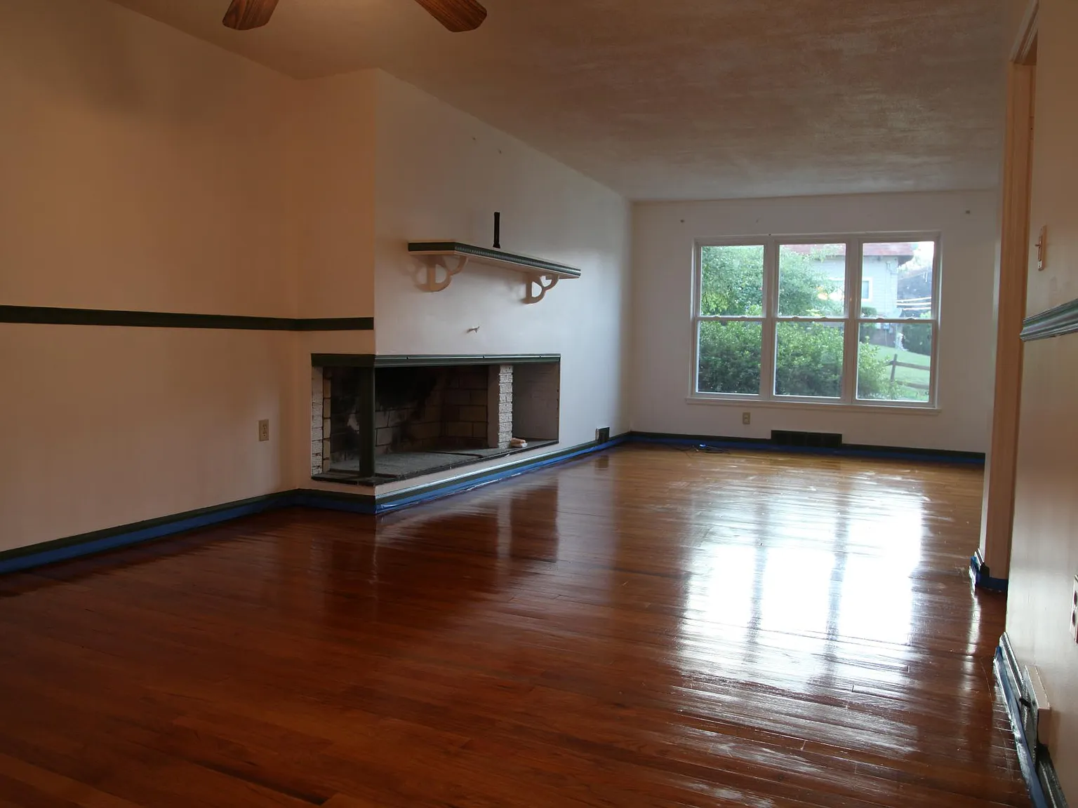 4 bed, 2280 sqft, $2,245 — Photo 3