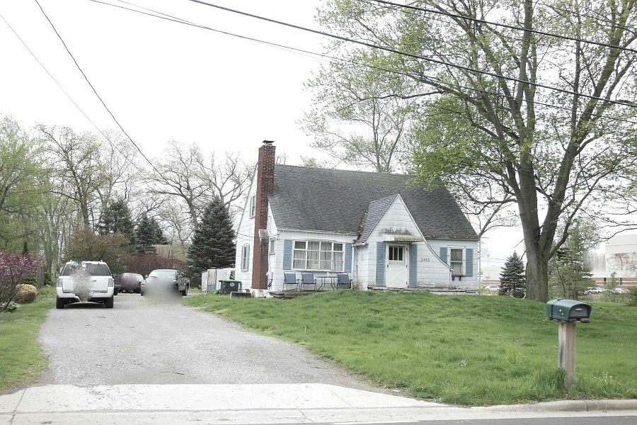 2411 E 10th St, Hobart, IN 46342 Zillow