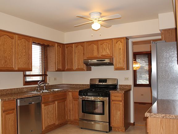 4th image of 15820 Joann Ln