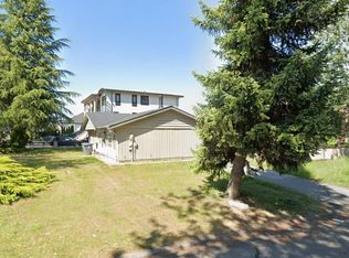 6972 131st St, Surrey, BC V3W 6M9
