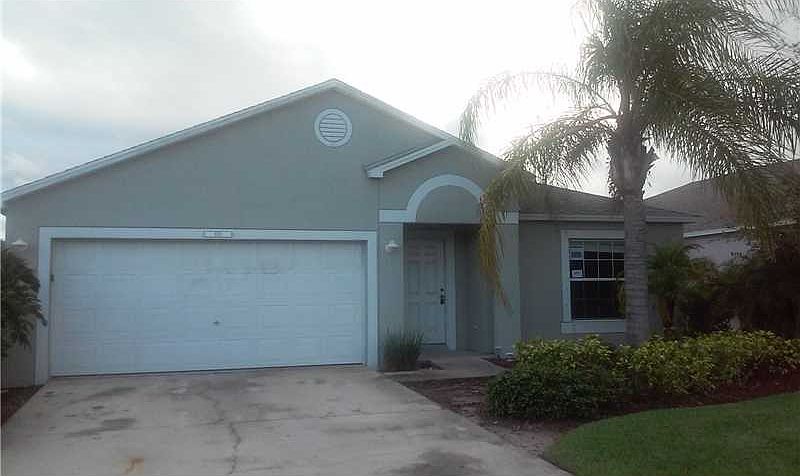 1st image of 870 Greenleaf Cir