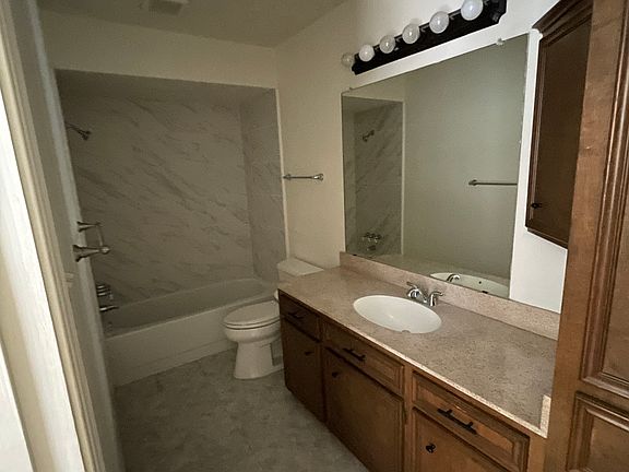 3rd image of 3118 Dickinson Ave