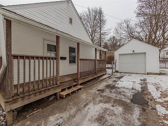 4th image of 167 Evergreen Cir