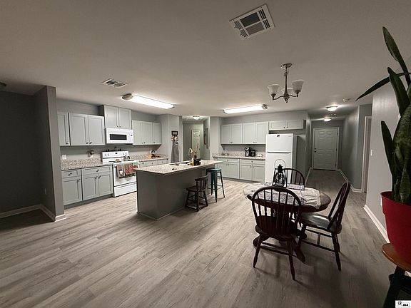 2nd image of 1314 Parnell St