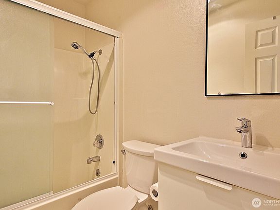 4th image of 137 4th Street #A2