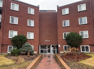 2044 Arrowsmith Dr #102C, Ottawa, ON K1J 7V8