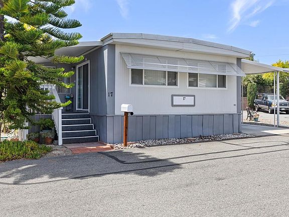 2nd image of 17 Blue Sky Ln