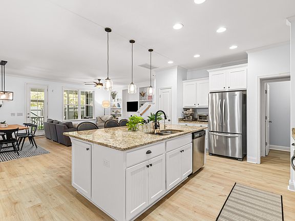 4th image of 2061 Kings Gate Ln