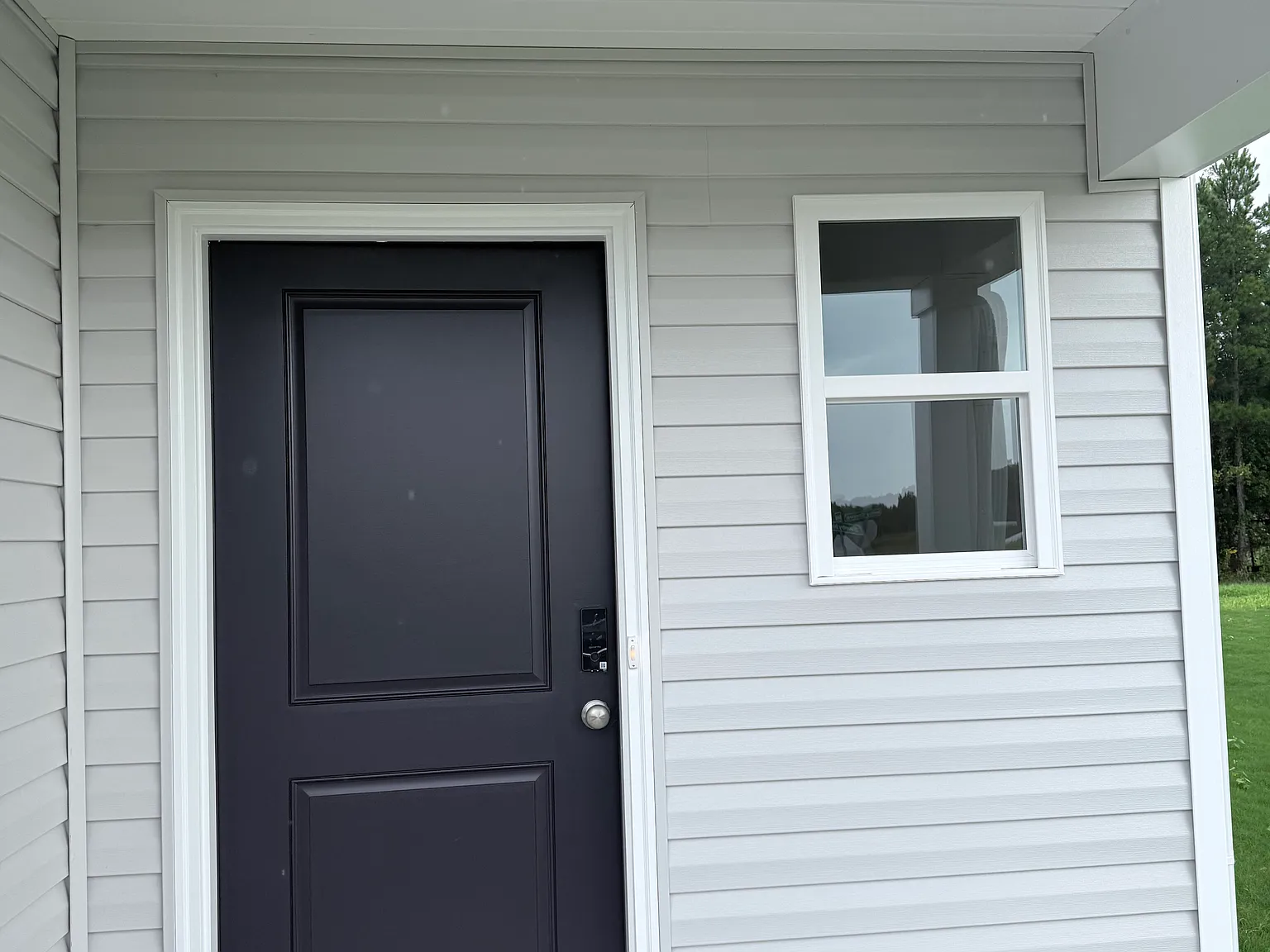 4 bed, 2.5 bath, 1965 sqft, $2,050 — Photo 3