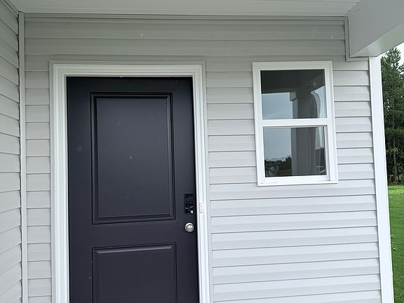 3rd image of 410 Sweltry Dr